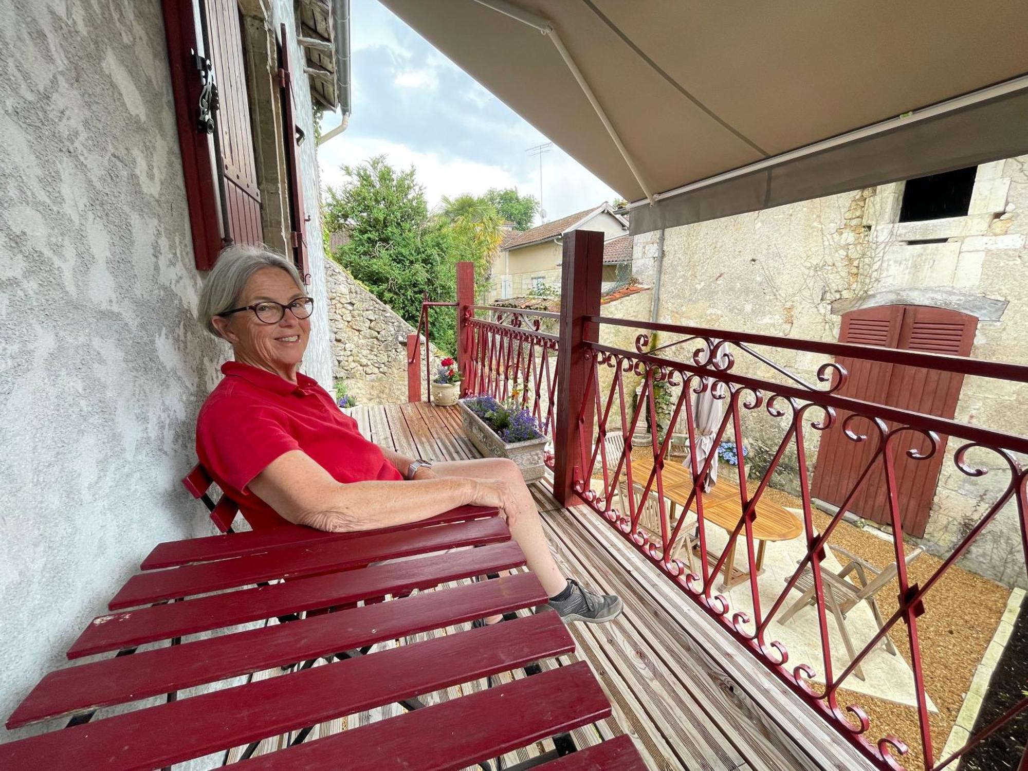 Au Pied Du Chateau