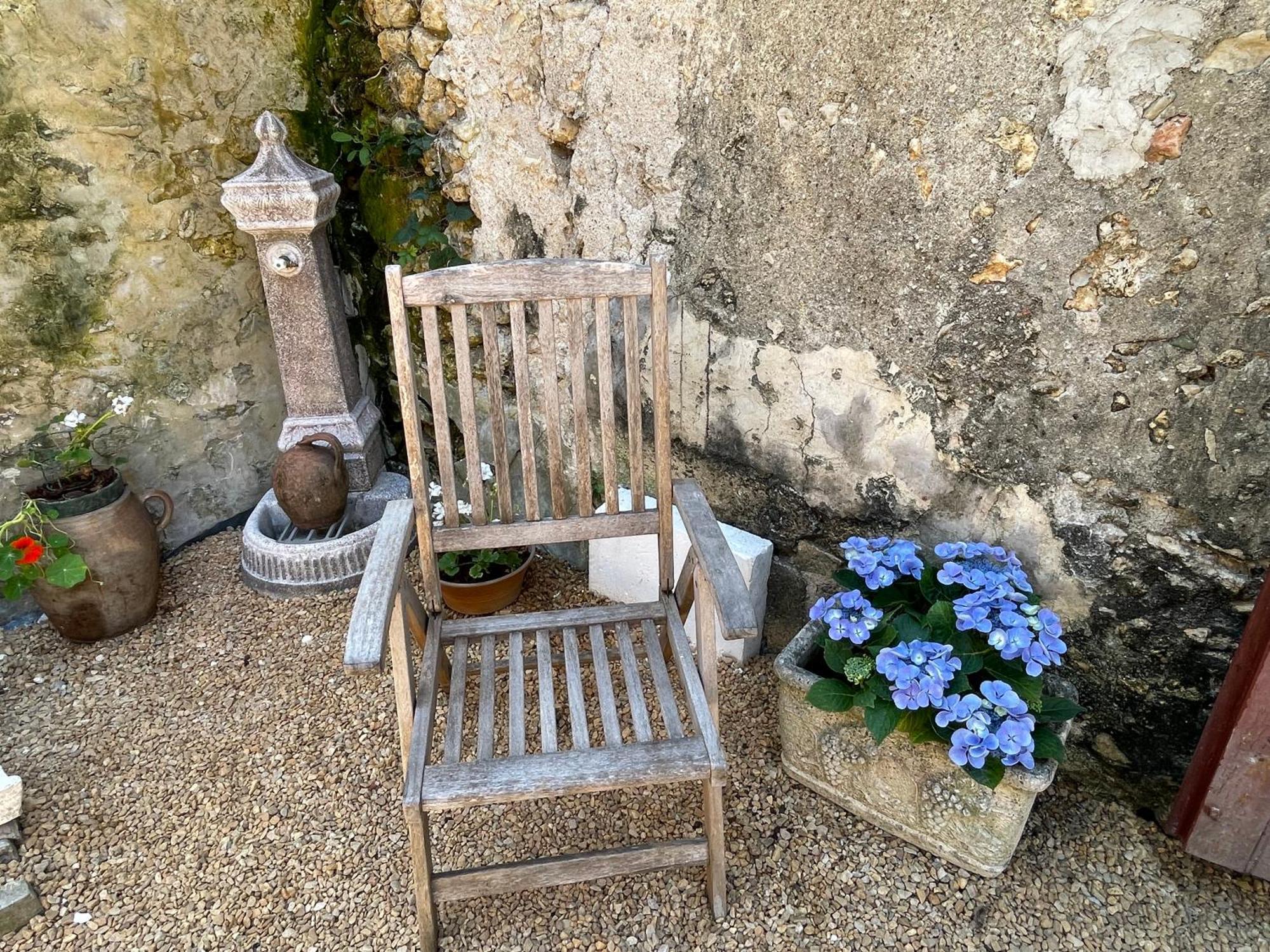 Au Pied Du Chateau *